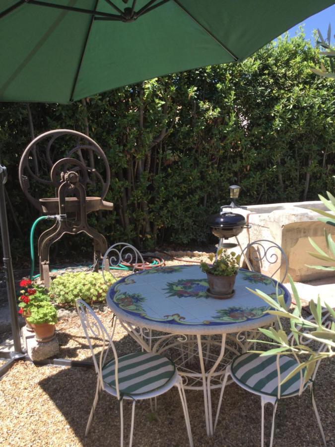 Les Hirondelles Bed and Breakfast Argeliers Buitenkant foto